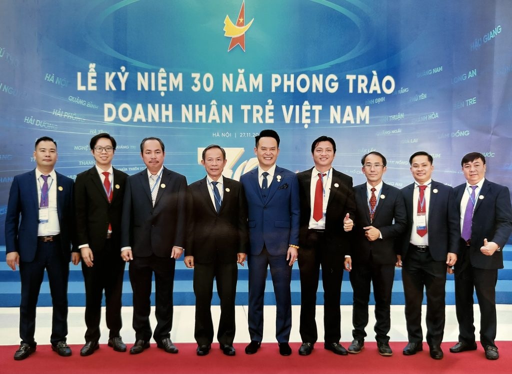 VRG tham dự kỷ niệm 30 năm phong trào Doanh nhân trẻ Việt Nam
